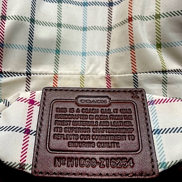 Elegant and timeless leather Coach bag in great condition. - Picture 3 of 5